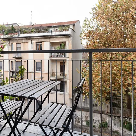 Apartment Guesthost - Cozy In Dergano