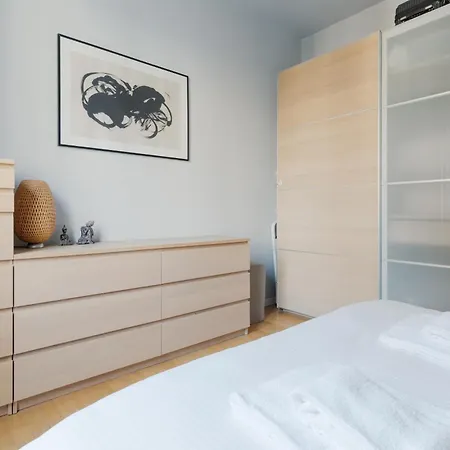 Guesthost - Cozy In Dergano Apartment